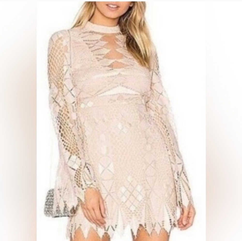 NWOT FreevPeople ART DECO lace Sheer Cream. Blush Mini